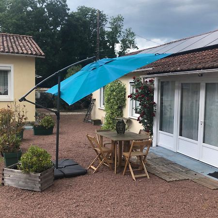Charmante Maisonnette 2 Personnes Avec Wifi Surgères Kültér fotó