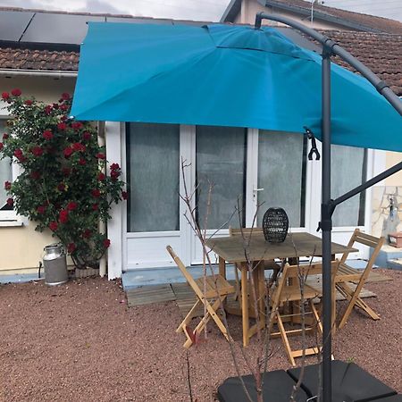 Charmante Maisonnette 2 Personnes Avec Wifi Surgères Kültér fotó