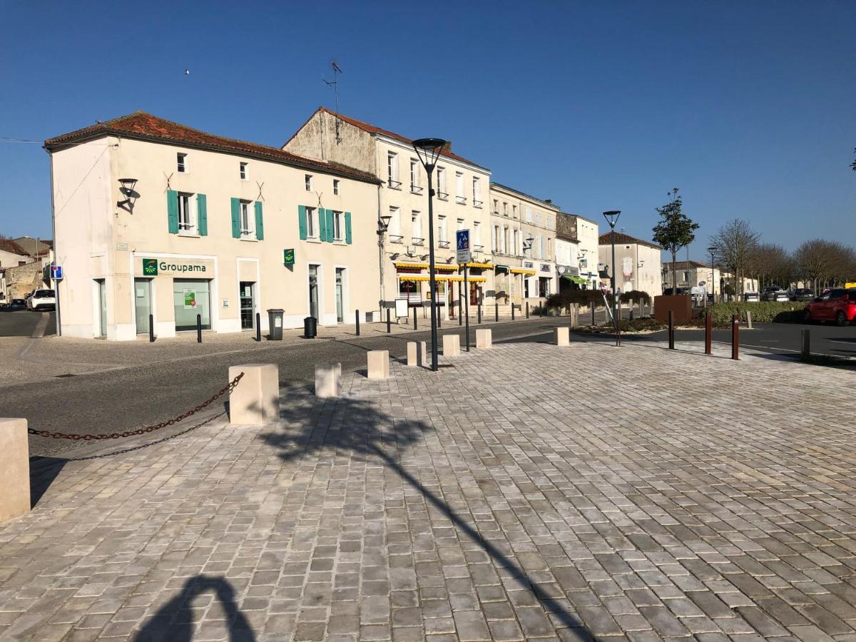 Charmante Maisonnette 2 Personnes Avec Wifi Surgères Kültér fotó