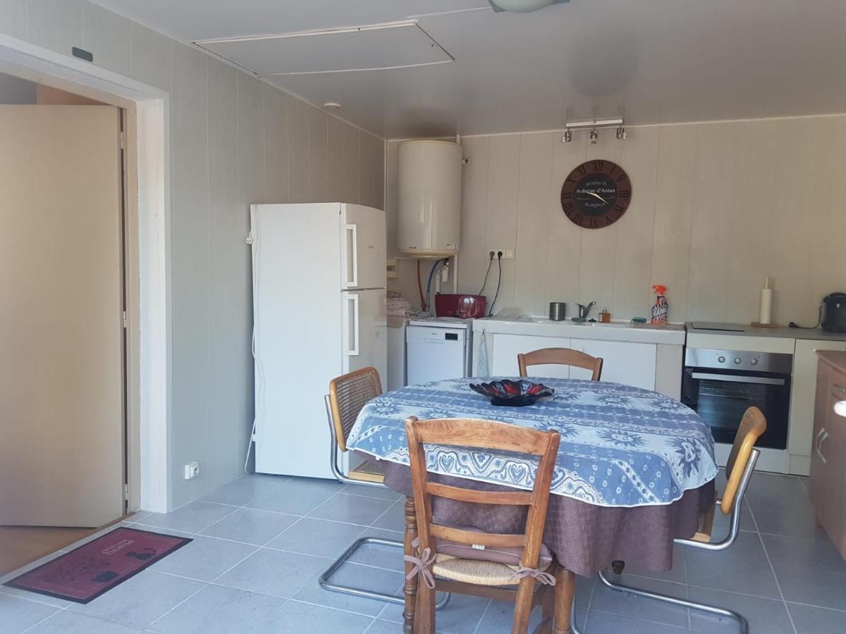 Charmante Maisonnette 2 Personnes Avec Wifi Surgères Kültér fotó